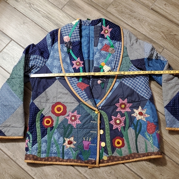 Ladie's Quilt Jacket Handmade Multicolor Floral Theme - Picture 4 of 10